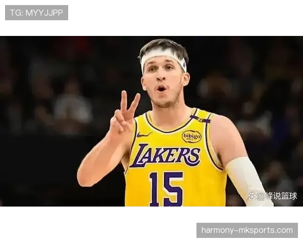 奥斯汀·里夫斯利用无球跑动拉开空间，提升球队关键时刻得分效率